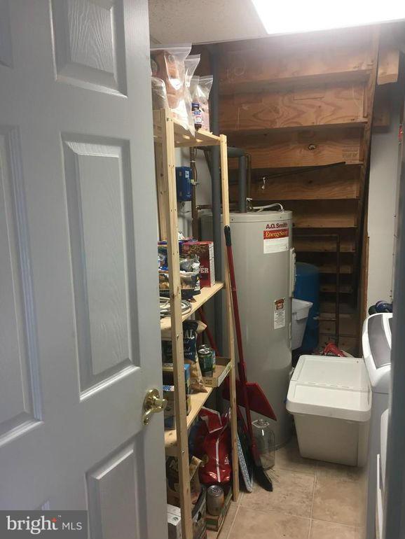 FRANKLIN MANOR BEACH - Residential Lease