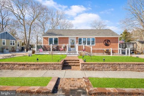 Homes For Sale - 300 Eldredge Avenue<br/> CAPE MAY, NJ 08204