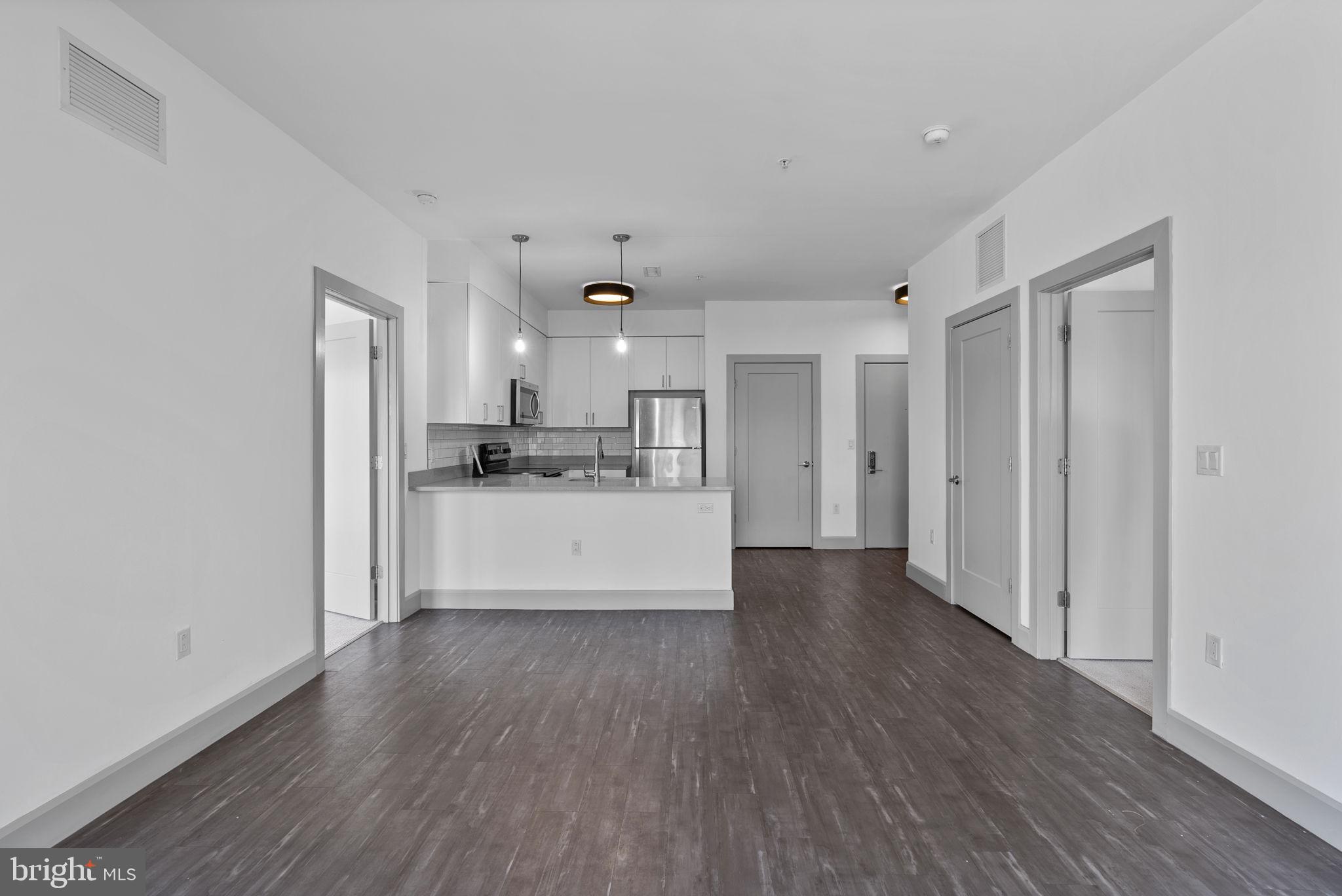 303 MCMECHEN ST 100