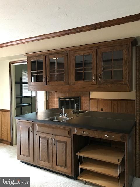 GOVERNORS SQUARE 2 - Residential Lease