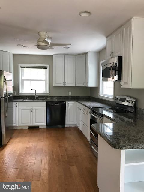 GOVERNORS SQUARE 2 - Residential Lease