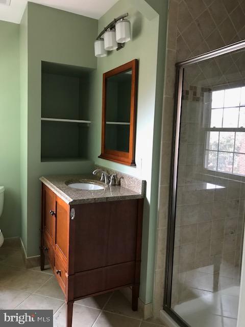 GOVERNORS SQUARE 2 - Residential Lease