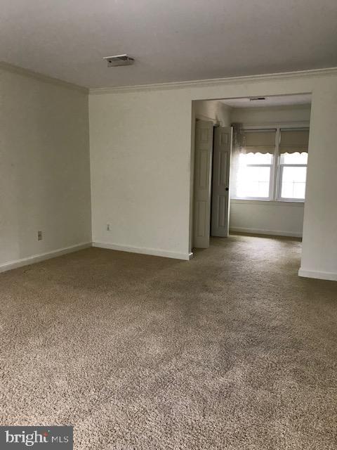 GOVERNORS SQUARE 2 - Residential Lease