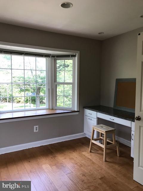 GOVERNORS SQUARE 2 - Residential Lease