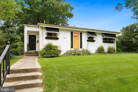 Photo of 11111 Brandywine Street, Kensington, MD 20895 (MLS # MDMC2133510) Photo of 11111 Brandywine Street, Kensington, MD 20895 (MLS # MDMC2133510)