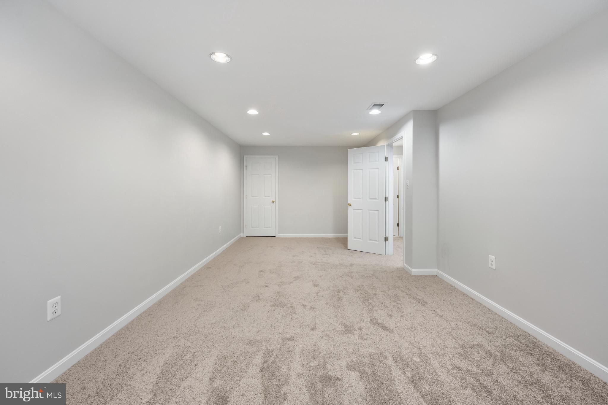 SHEFFIELD MANOR - Residential