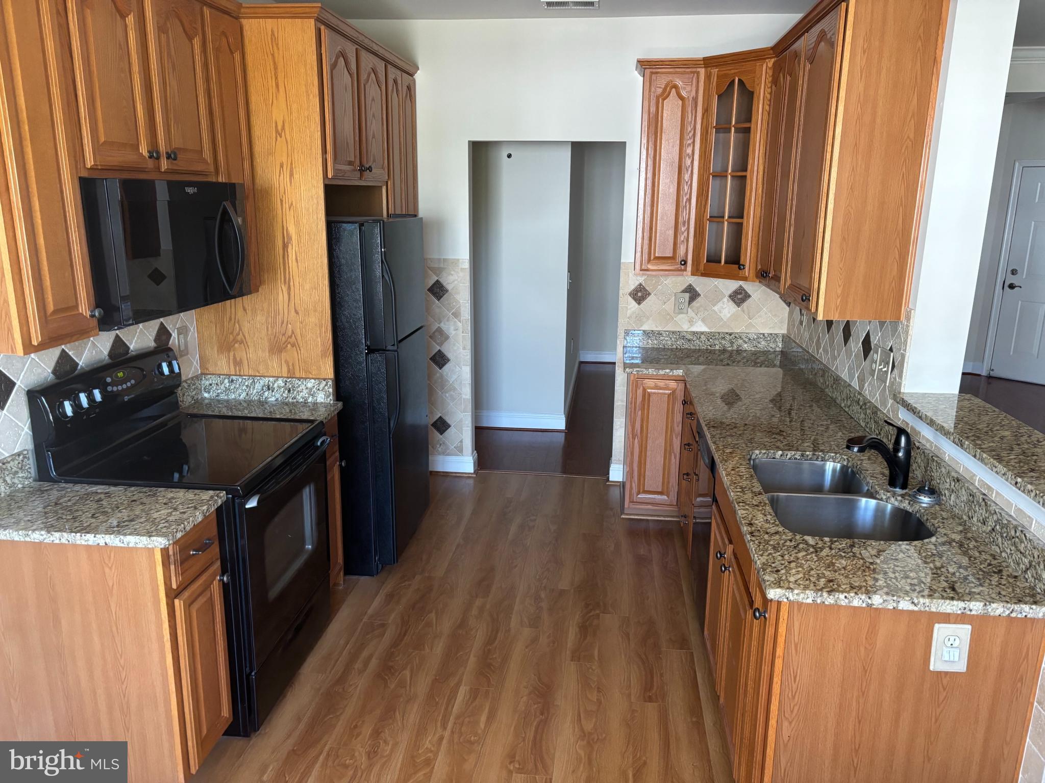 EMERALD HILLS - Residential