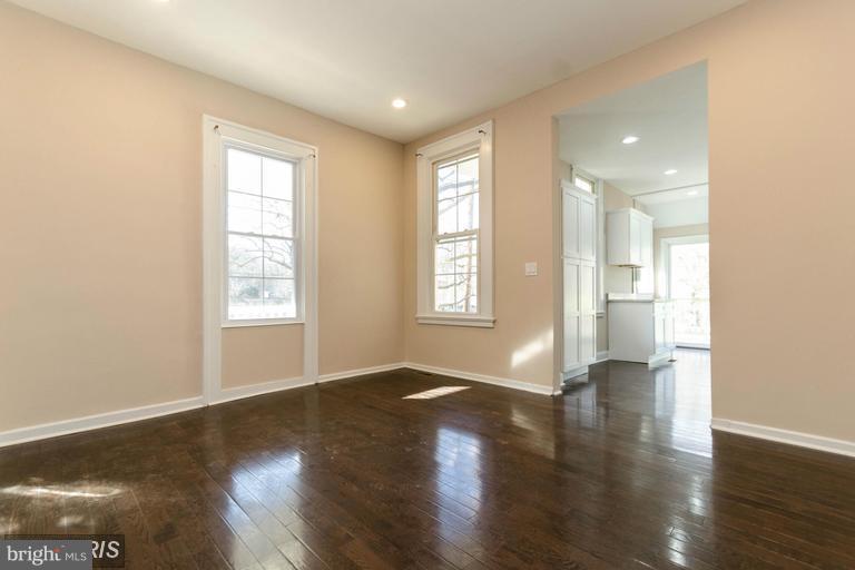 MOUNT WASHINGTON - Residential Lease