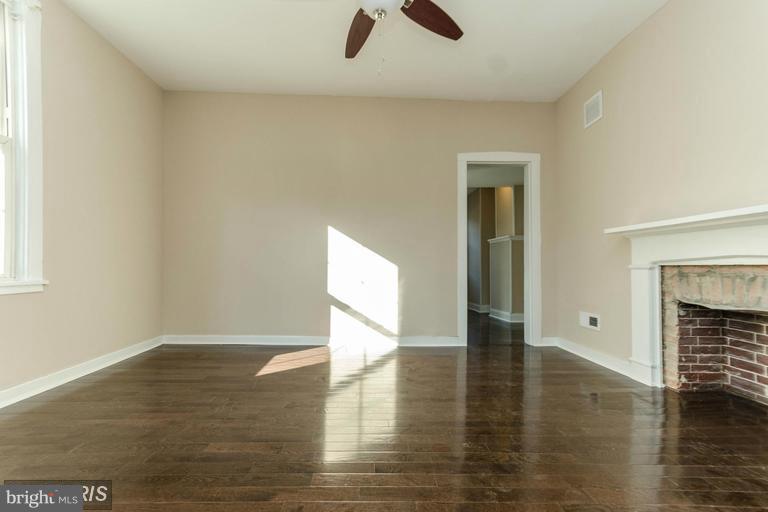 MOUNT WASHINGTON - Residential Lease