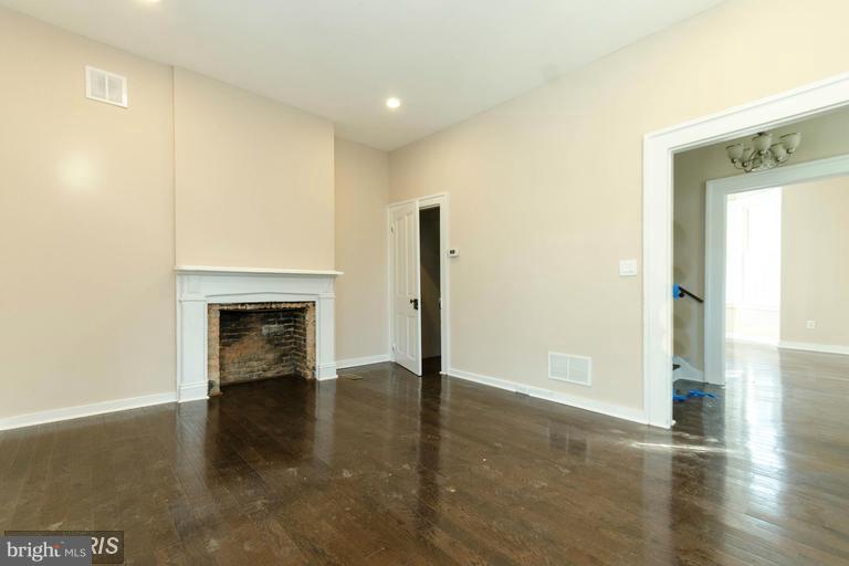 MOUNT WASHINGTON - Residential Lease