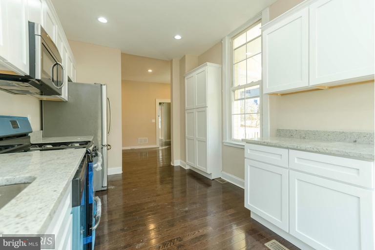 MOUNT WASHINGTON - Residential Lease