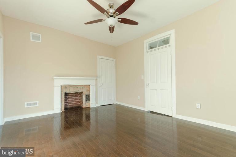 MOUNT WASHINGTON - Residential Lease