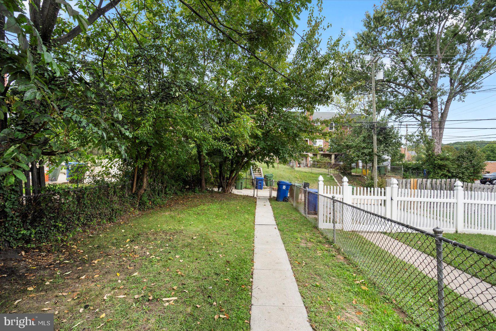 IDLEWOOD - Residential Lease