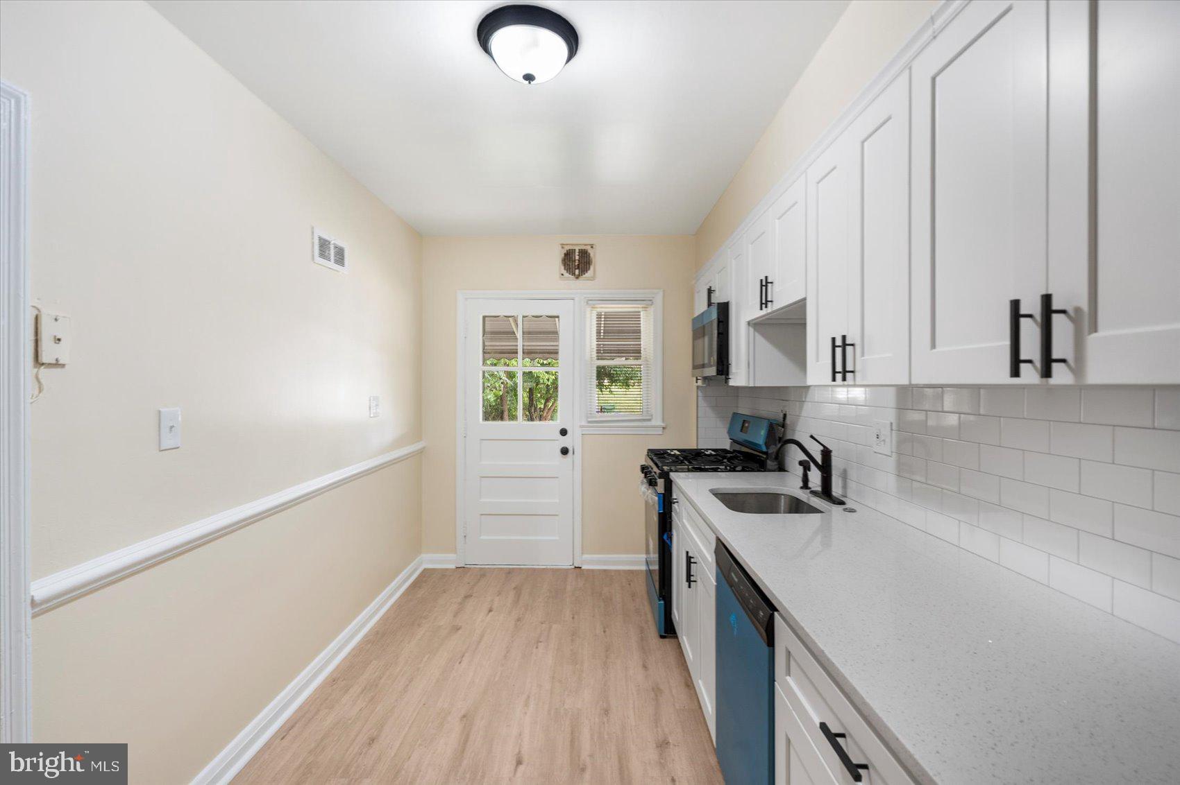 IDLEWOOD - Residential Lease