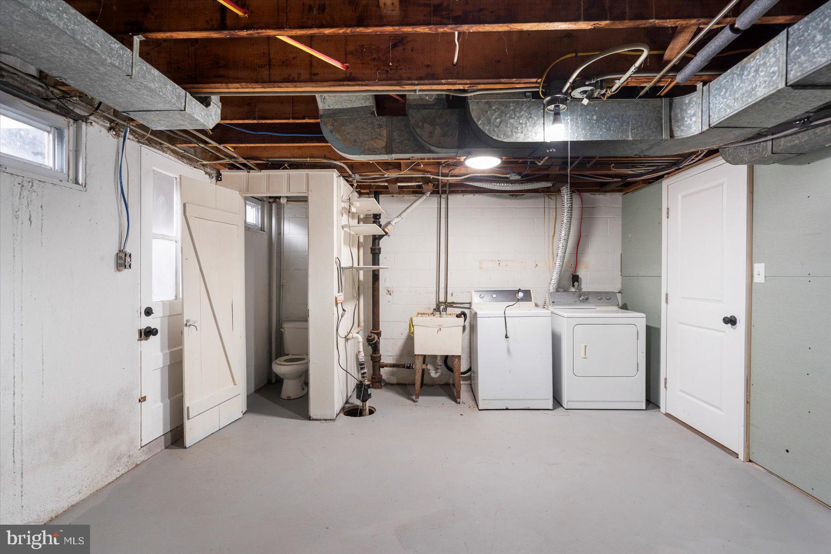 IDLEWOOD - Residential Lease