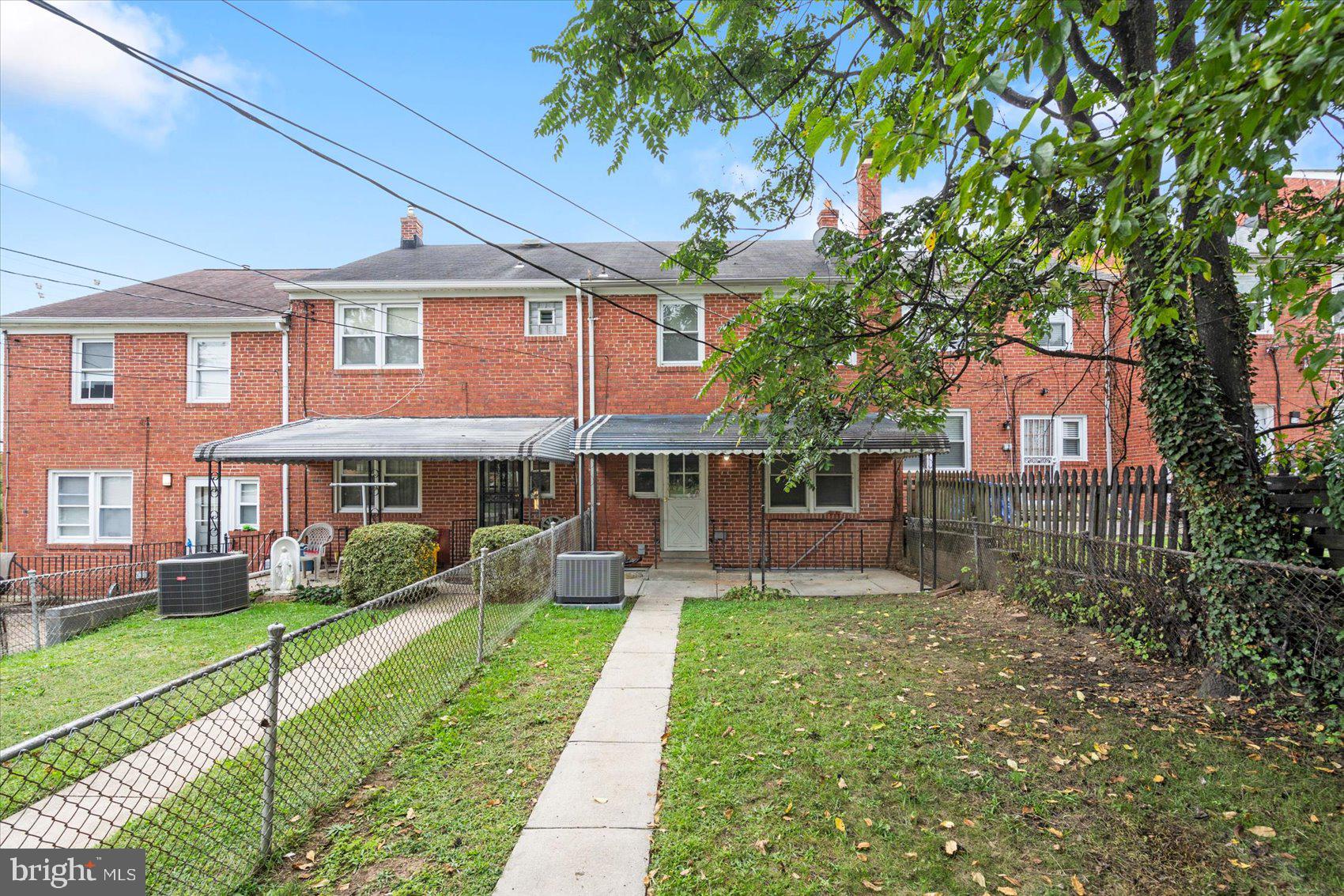 IDLEWOOD - Residential Lease