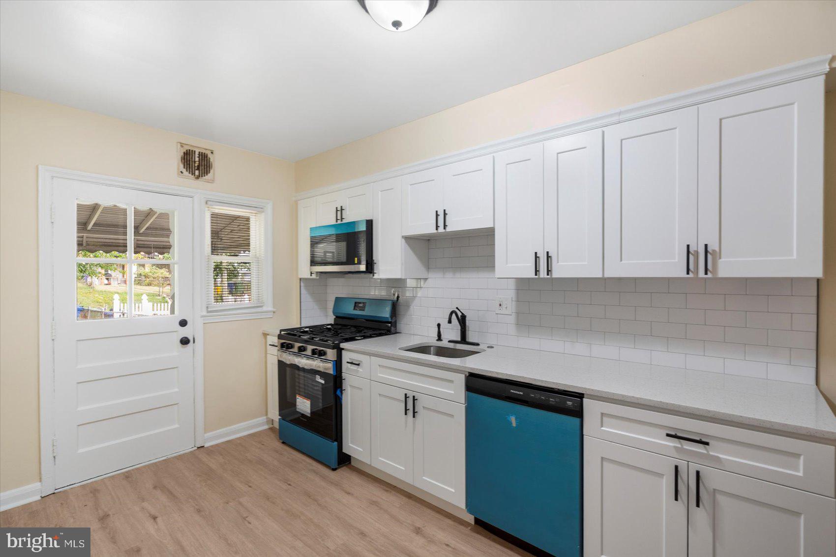 IDLEWOOD - Residential Lease