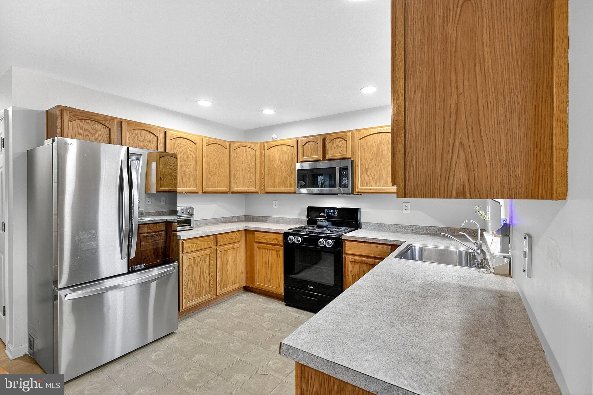 HIGHLANDS AT MILLVIEW - Residential