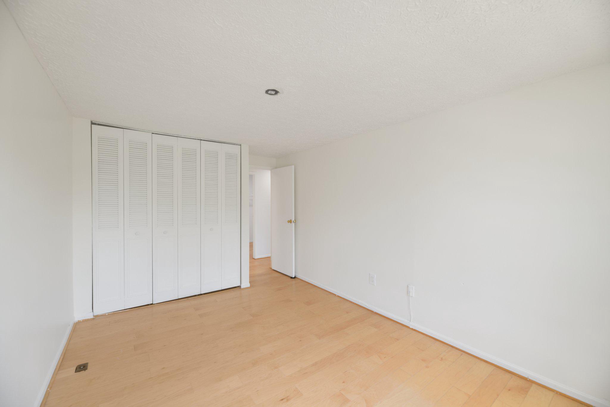 DUMONT OAKS - Residential