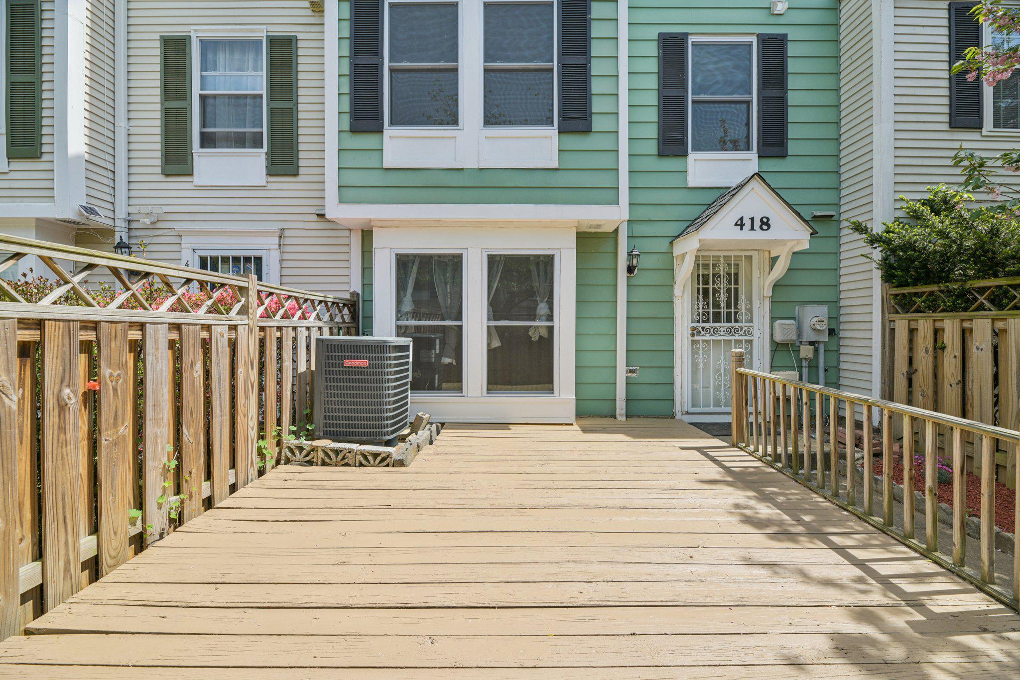 DUMONT OAKS - Residential