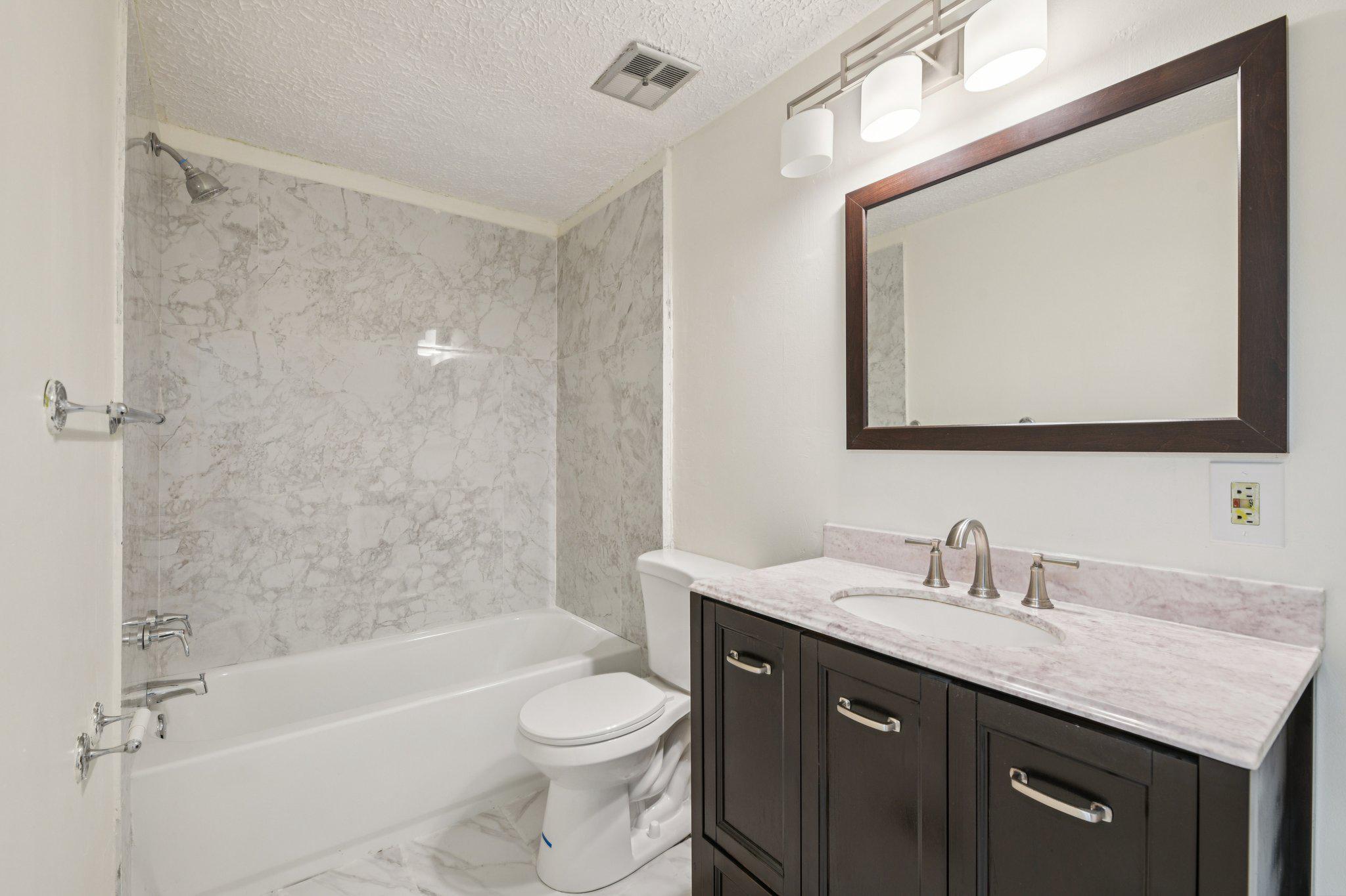 DUMONT OAKS - Residential