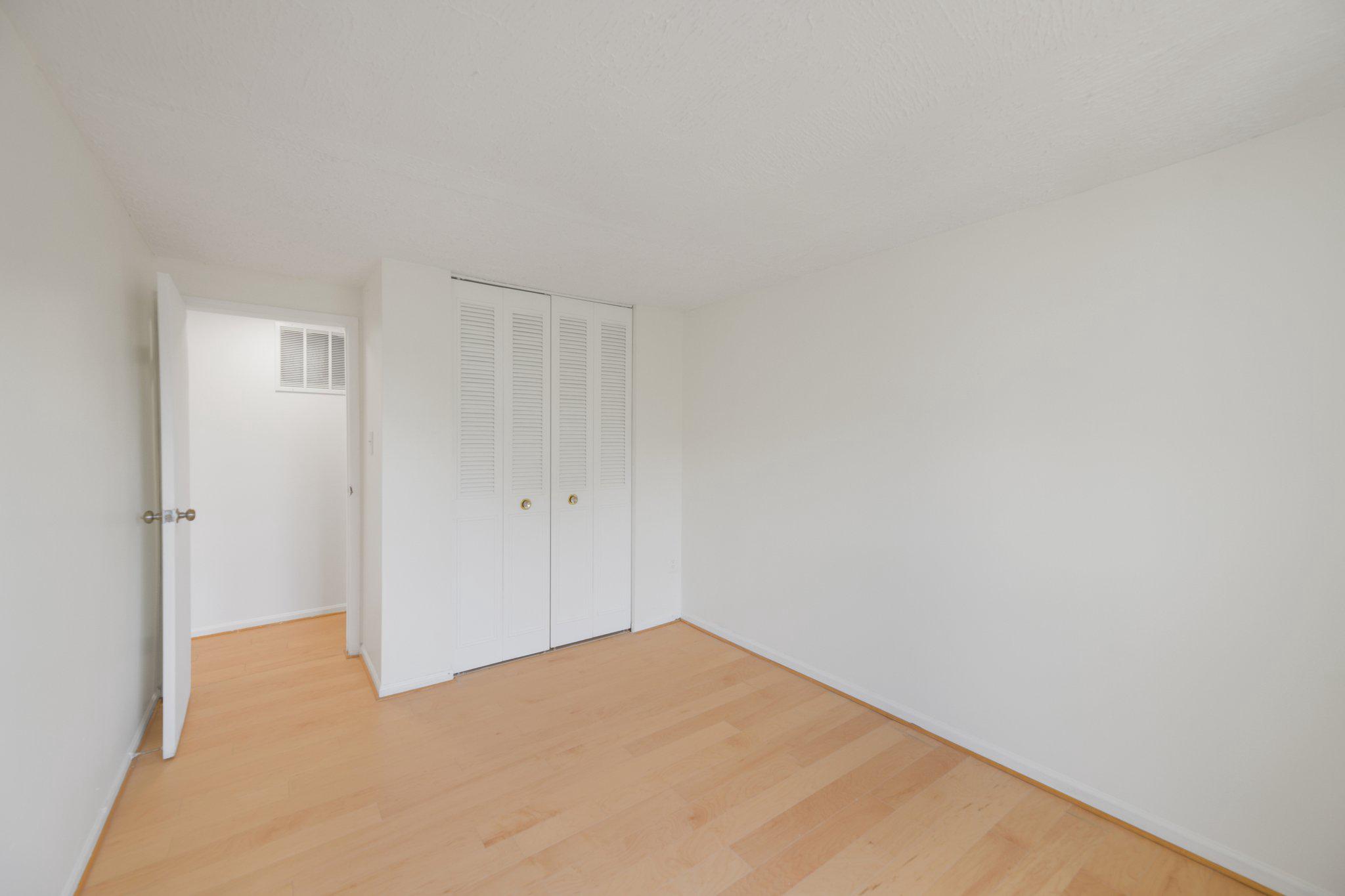 DUMONT OAKS - Residential