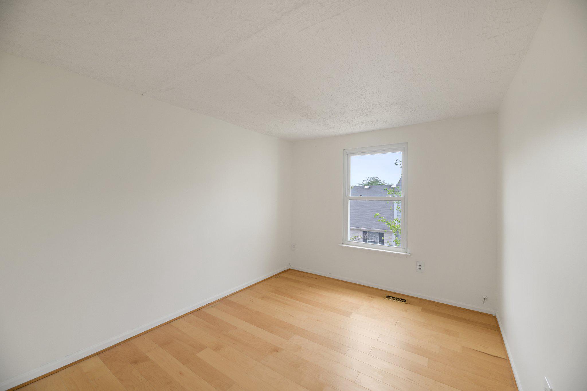 DUMONT OAKS - Residential