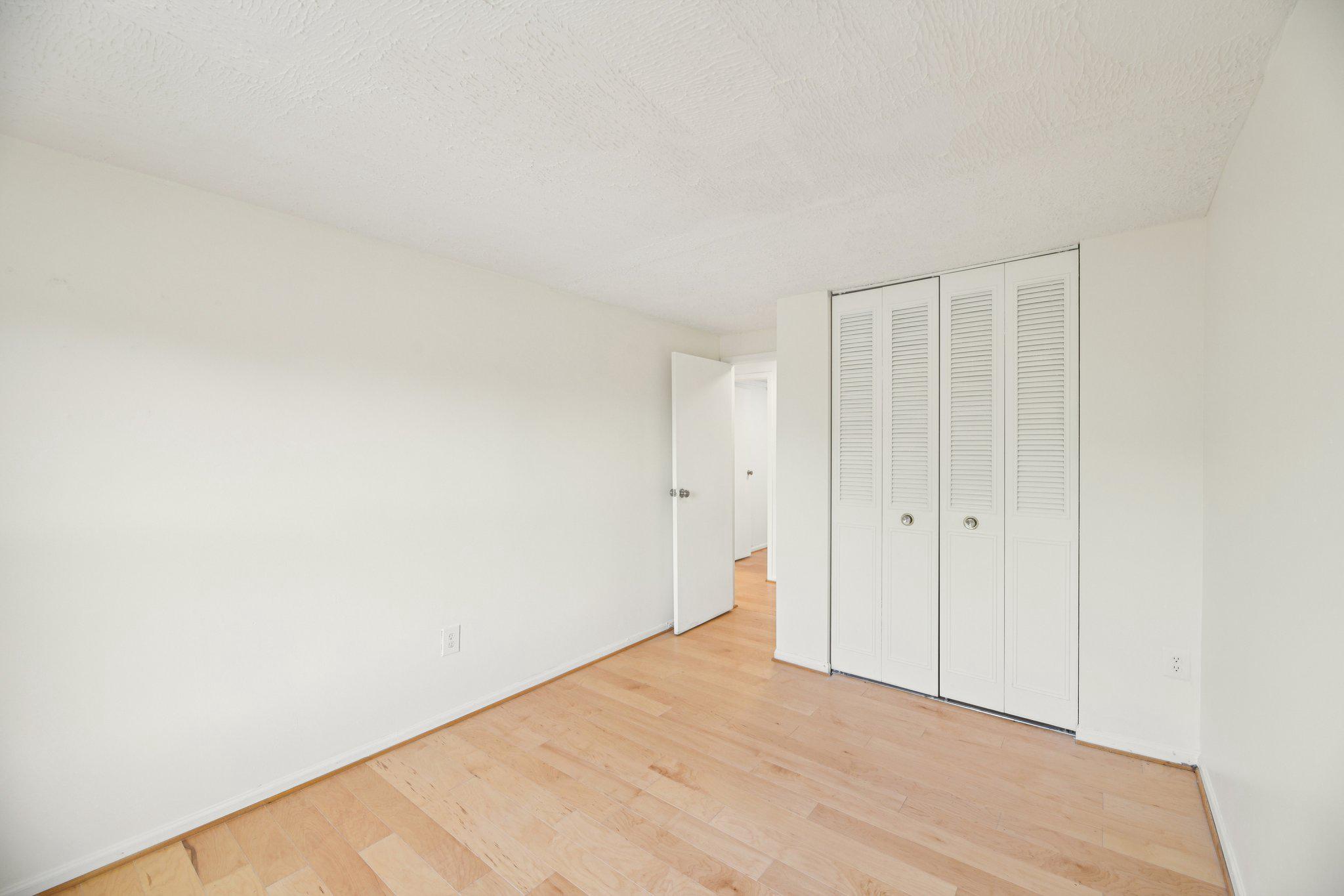 DUMONT OAKS - Residential