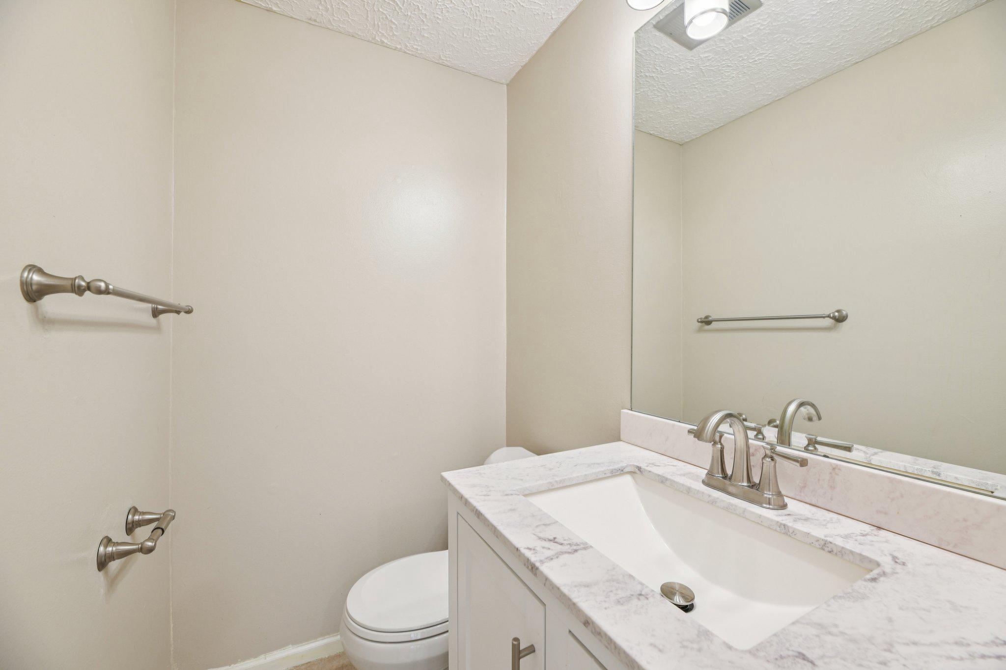 DUMONT OAKS - Residential