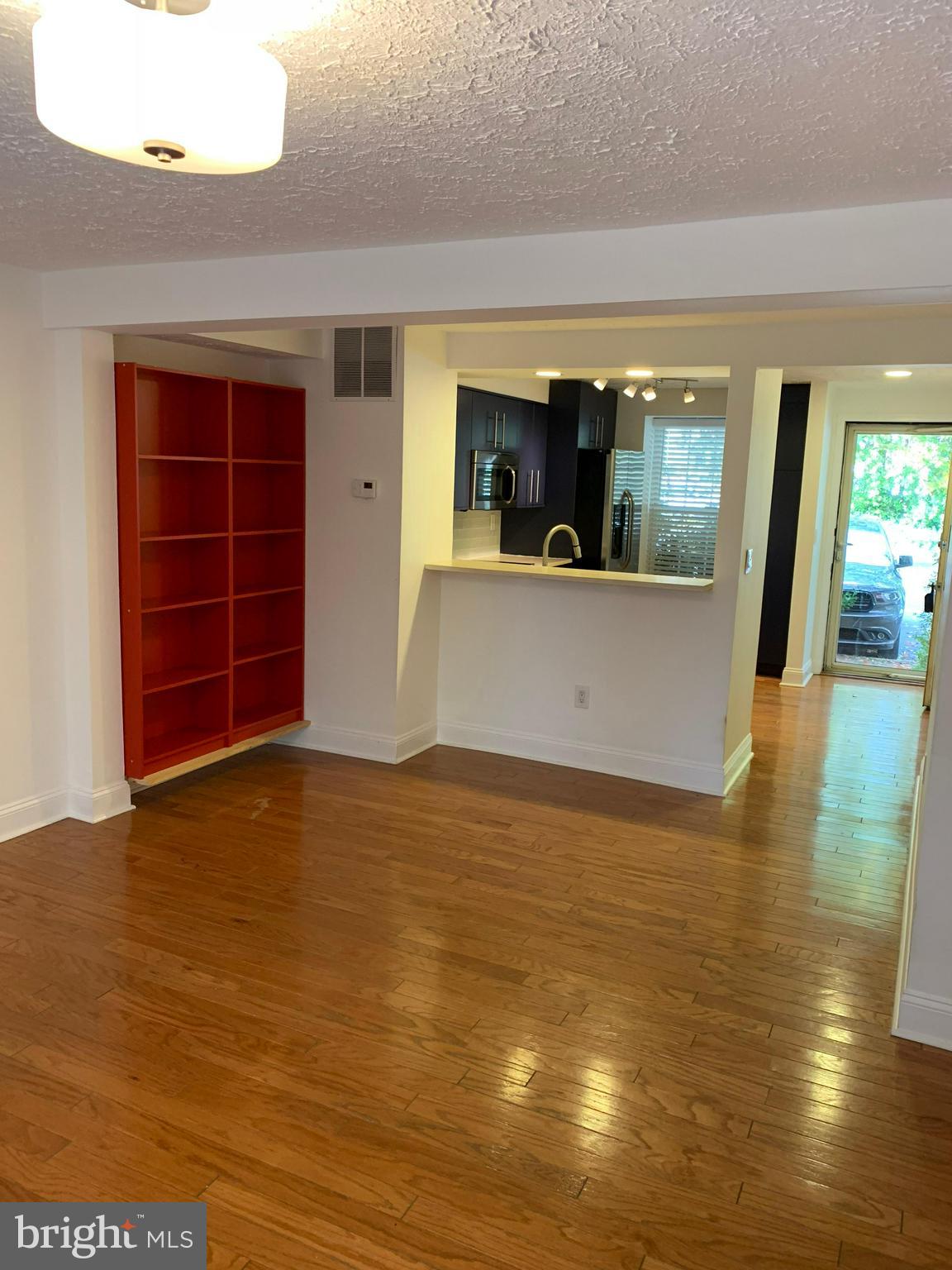 RESTON - Residential Lease