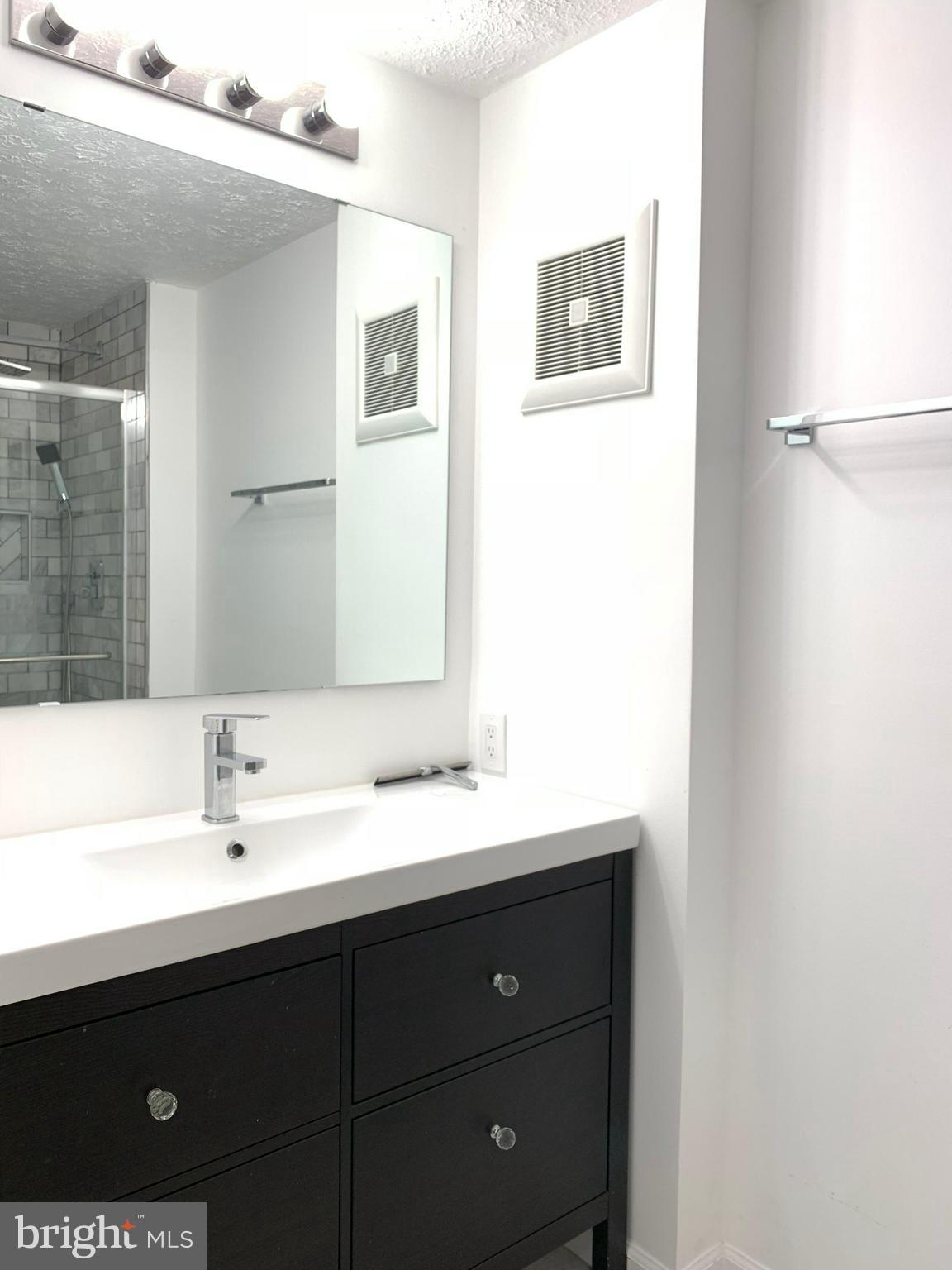 RESTON - Residential Lease