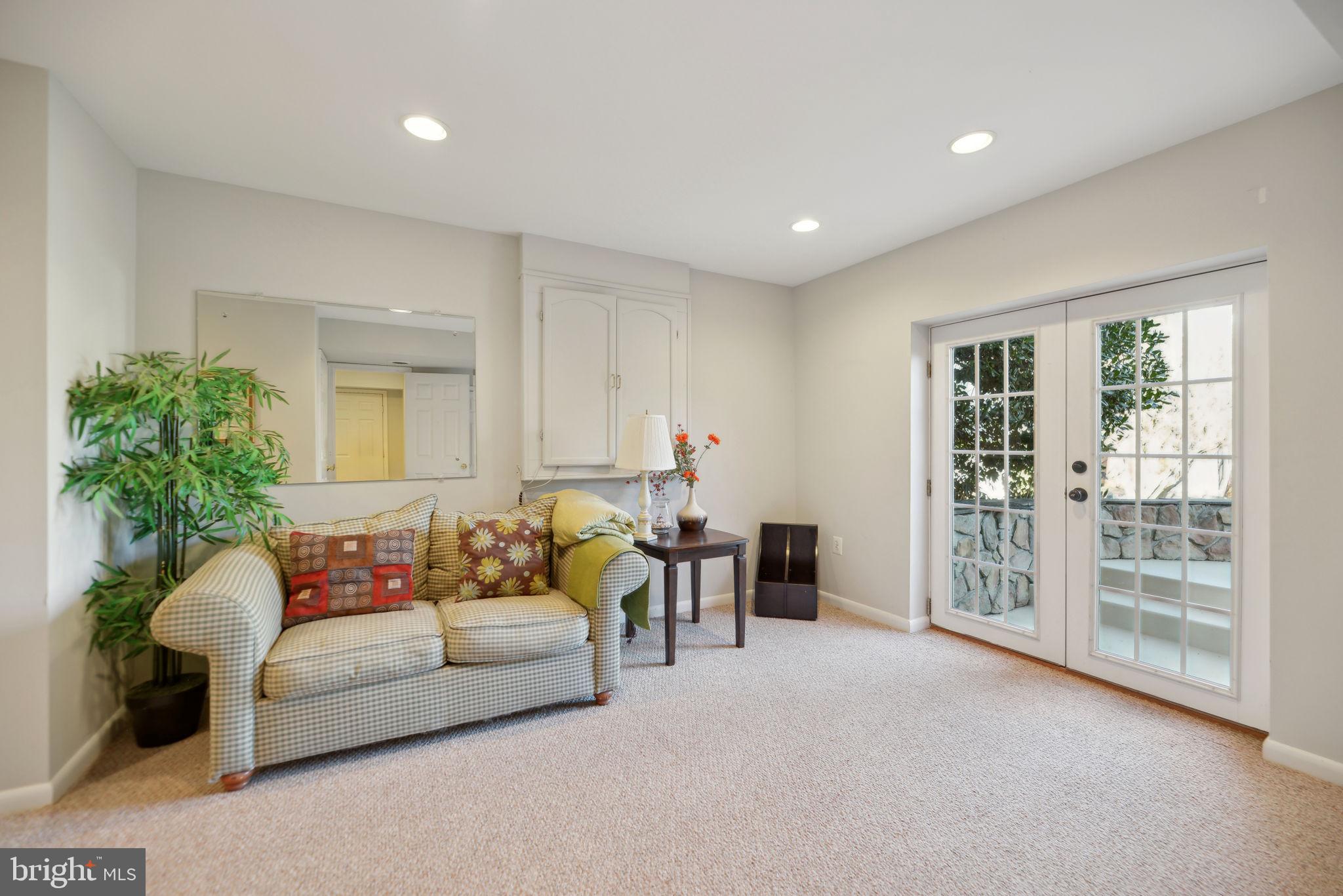 CASCADES - Residential Lease