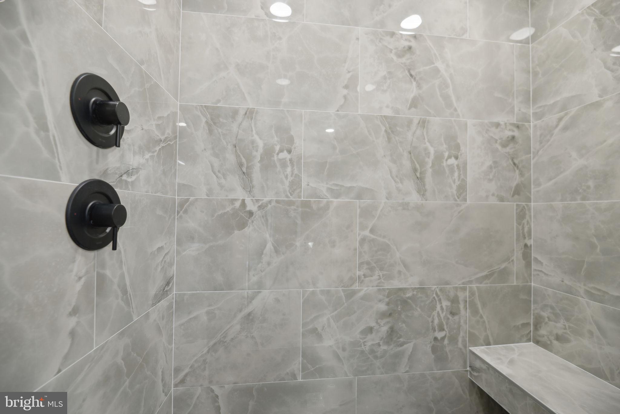 CASCADES - Residential Lease