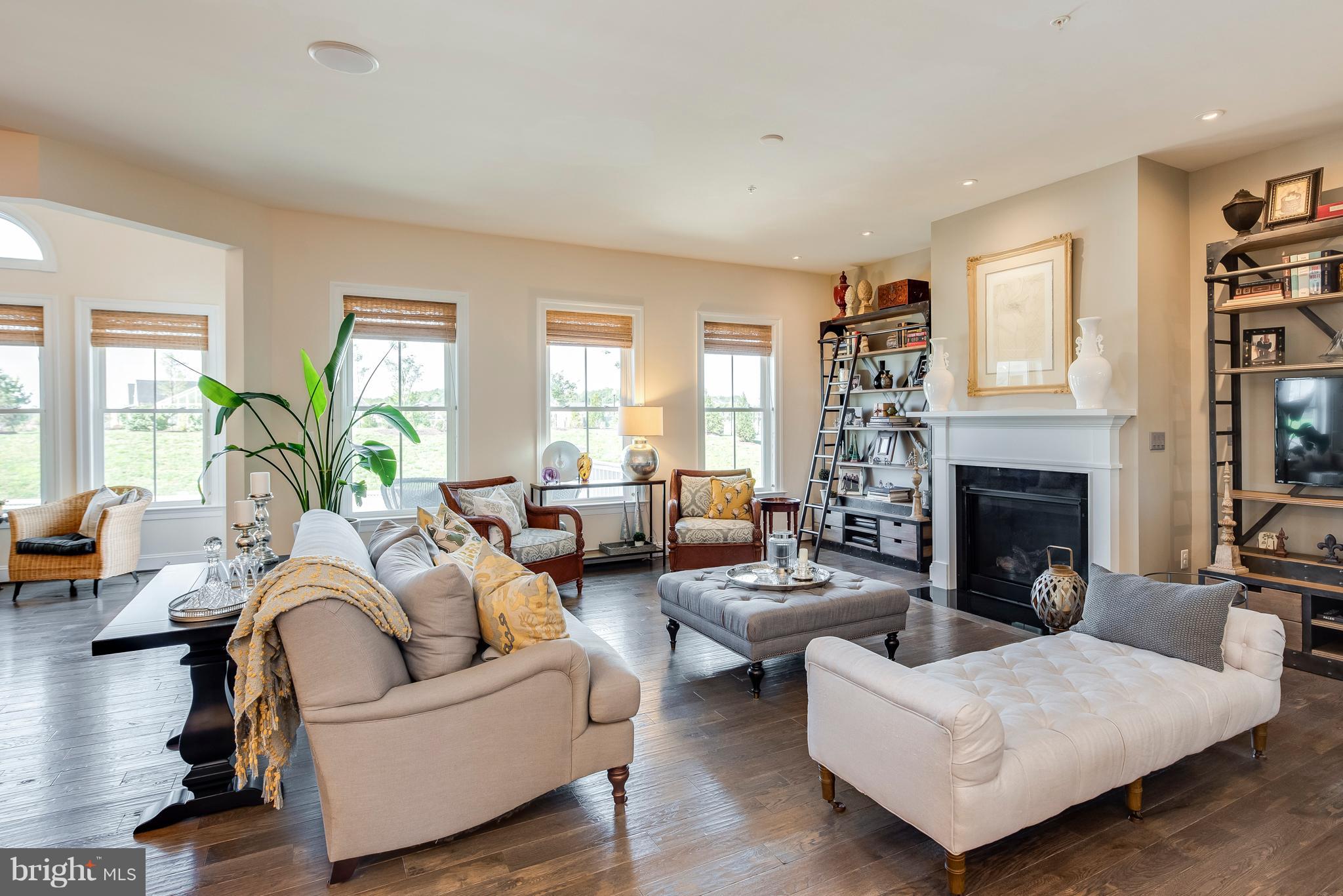 TWO RIVERS - Residential