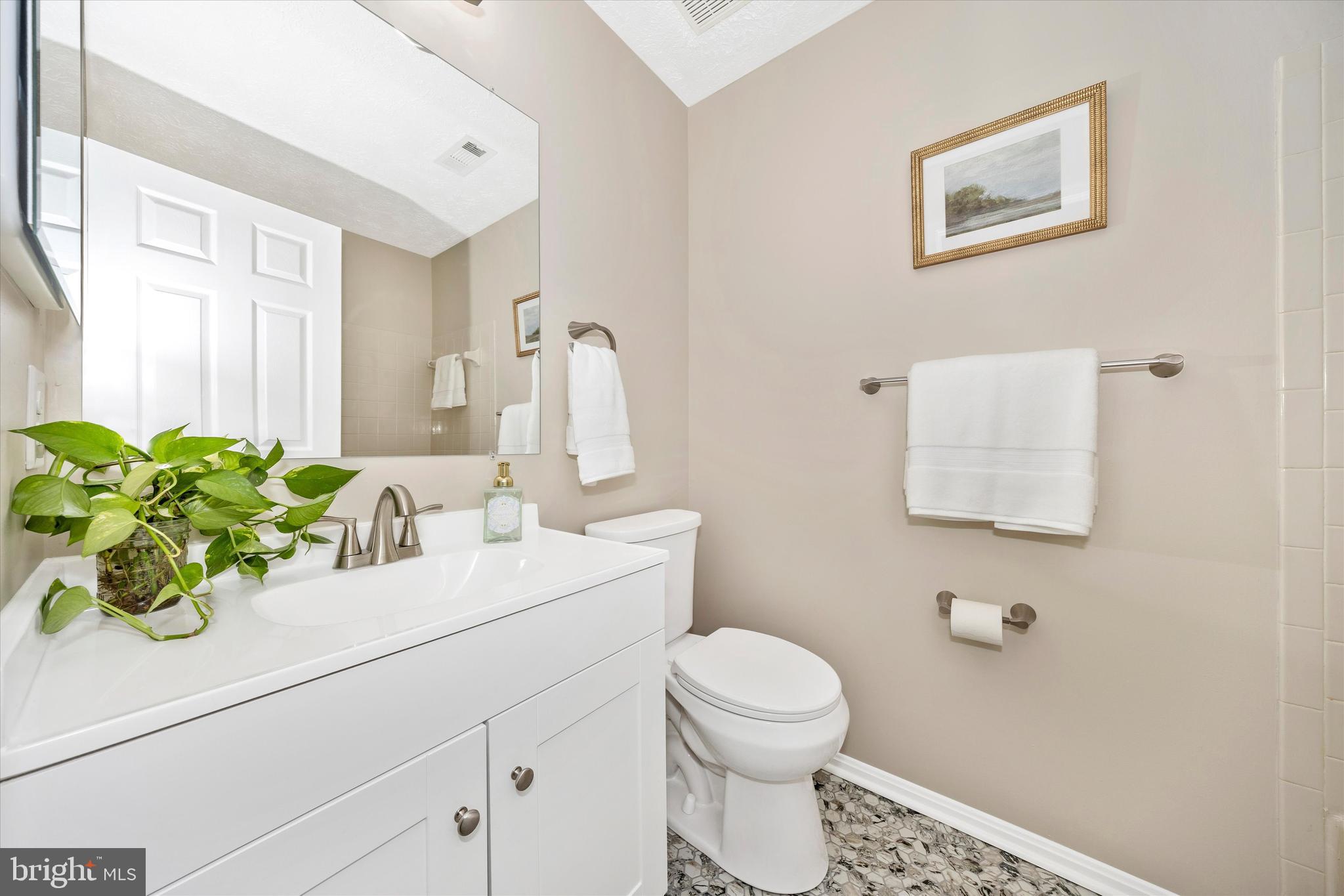 AVONDALE CONDOMINIUM - Residential