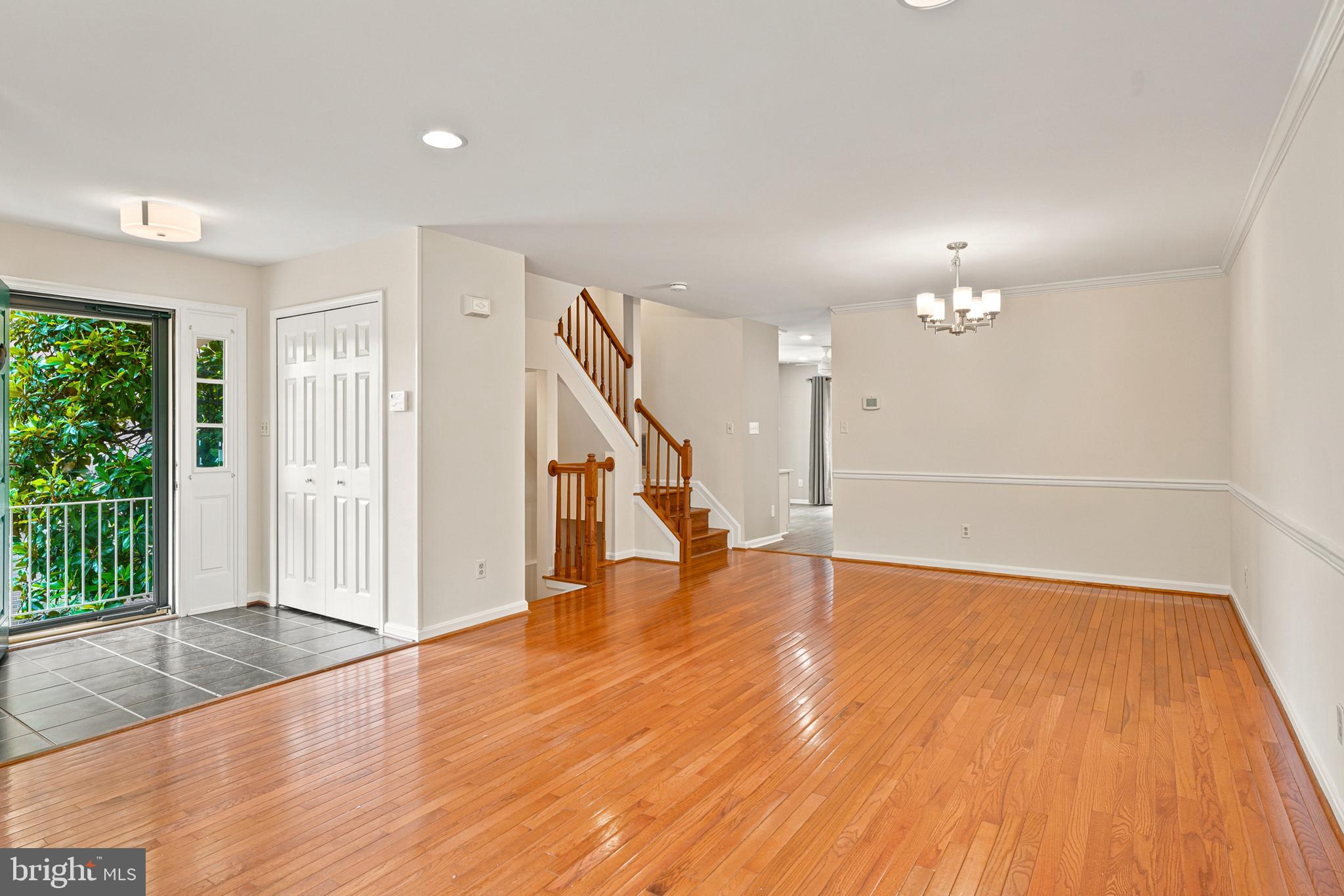 942 WALNUT WOOD ROAD