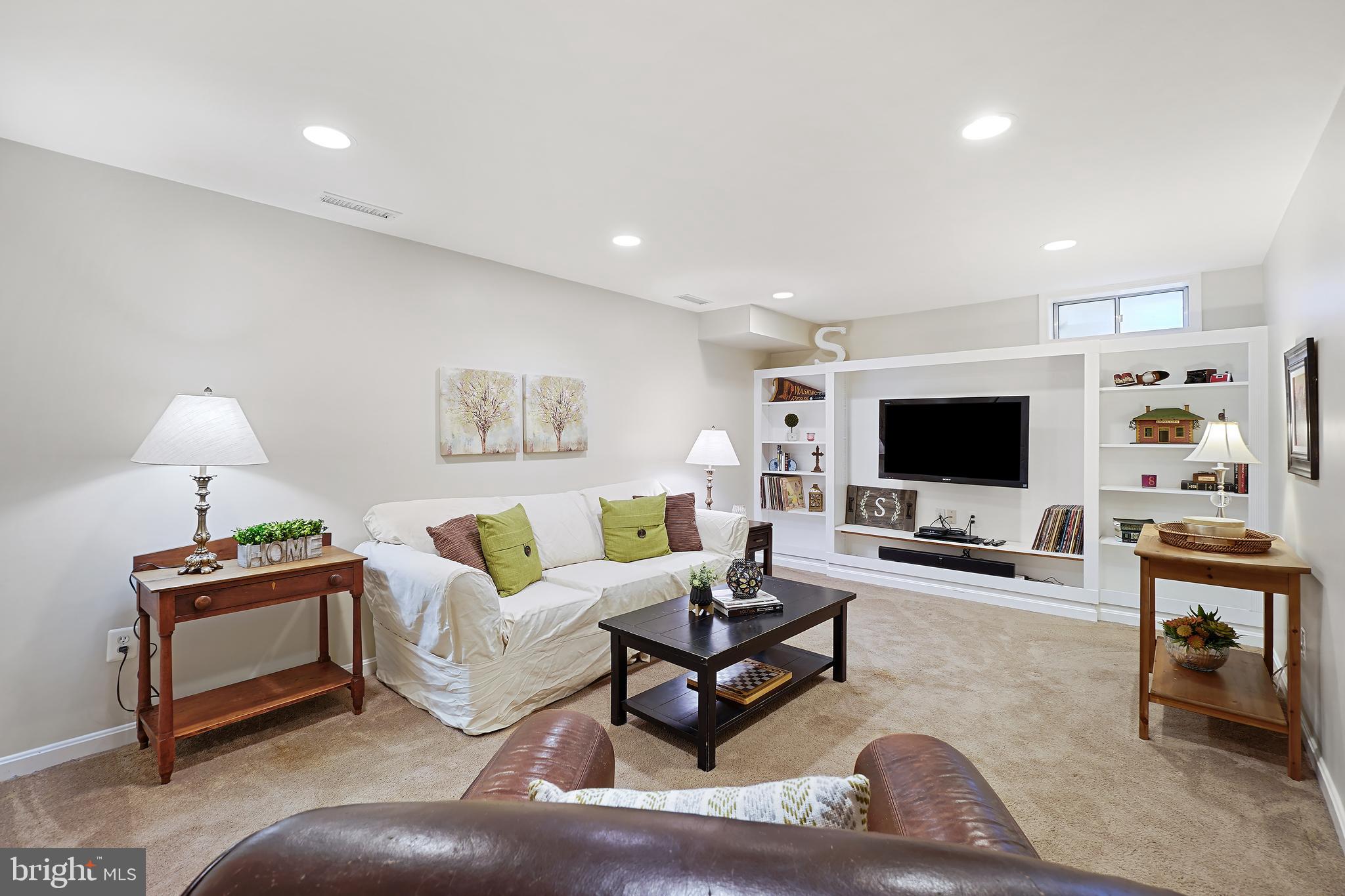 POTOMAC LAKES - Residential