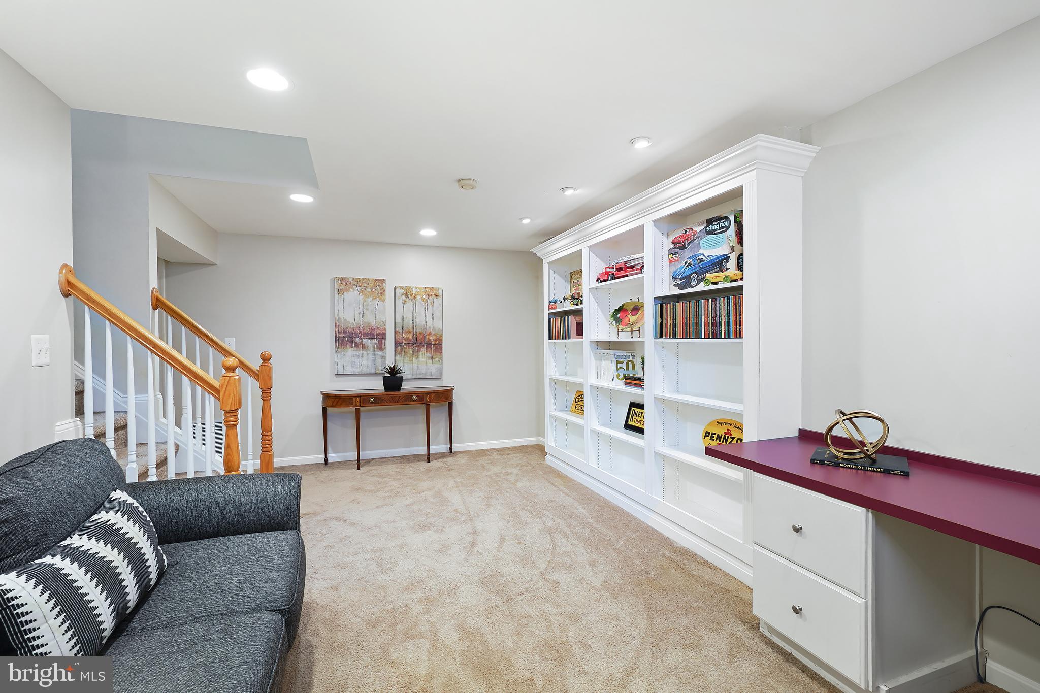 POTOMAC LAKES - Residential