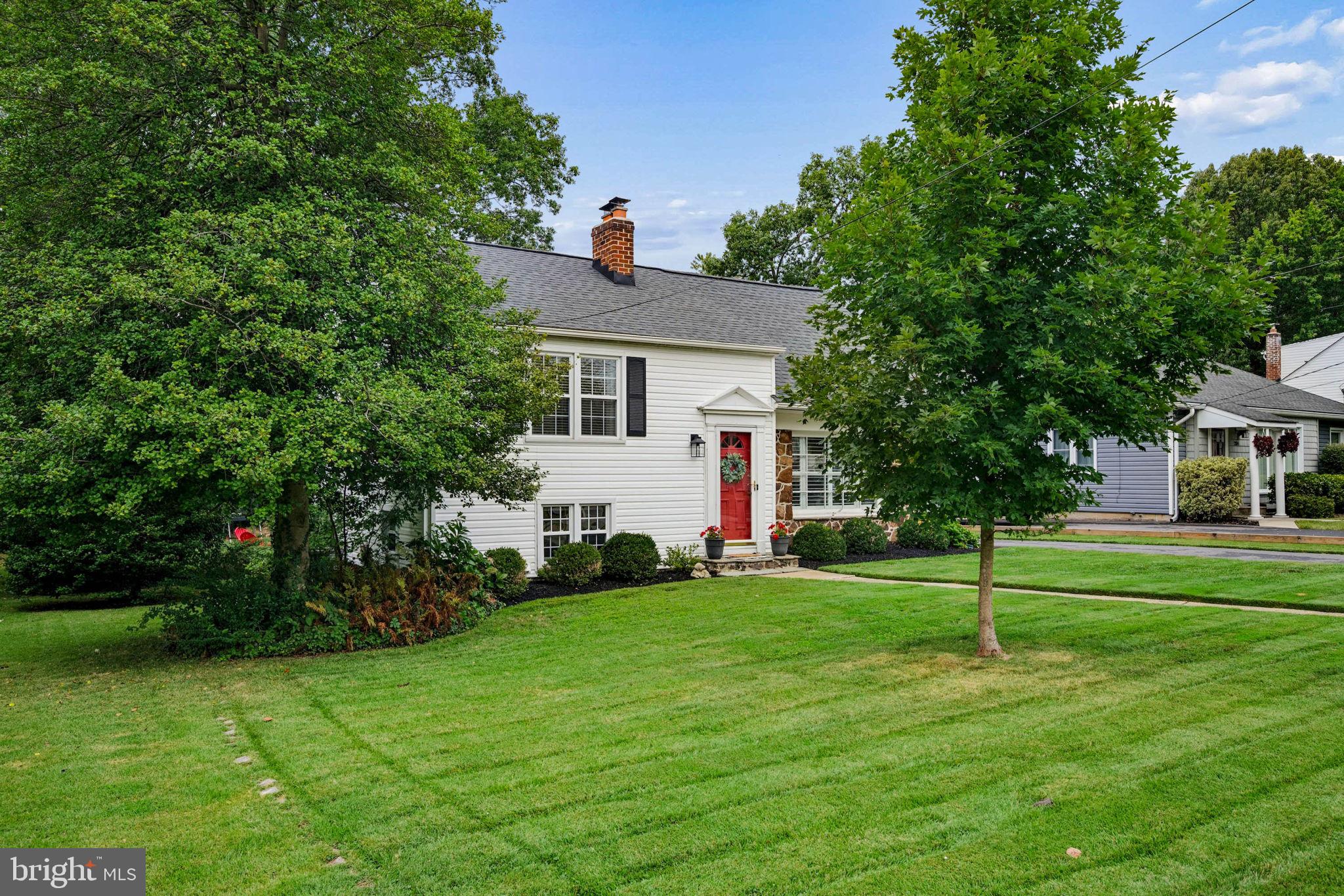 2116 ARLONNE DRIVE