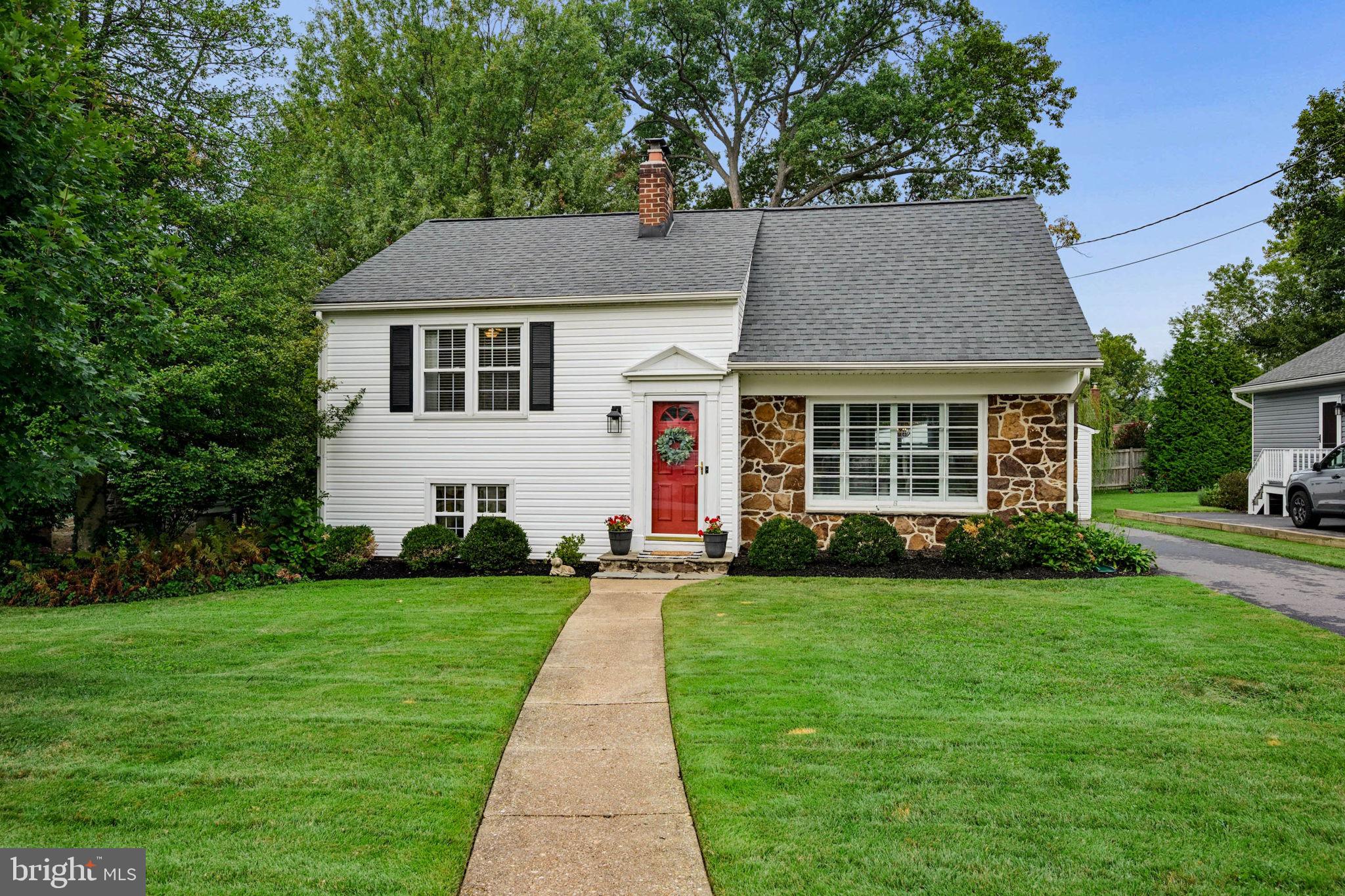 2116 ARLONNE DRIVE