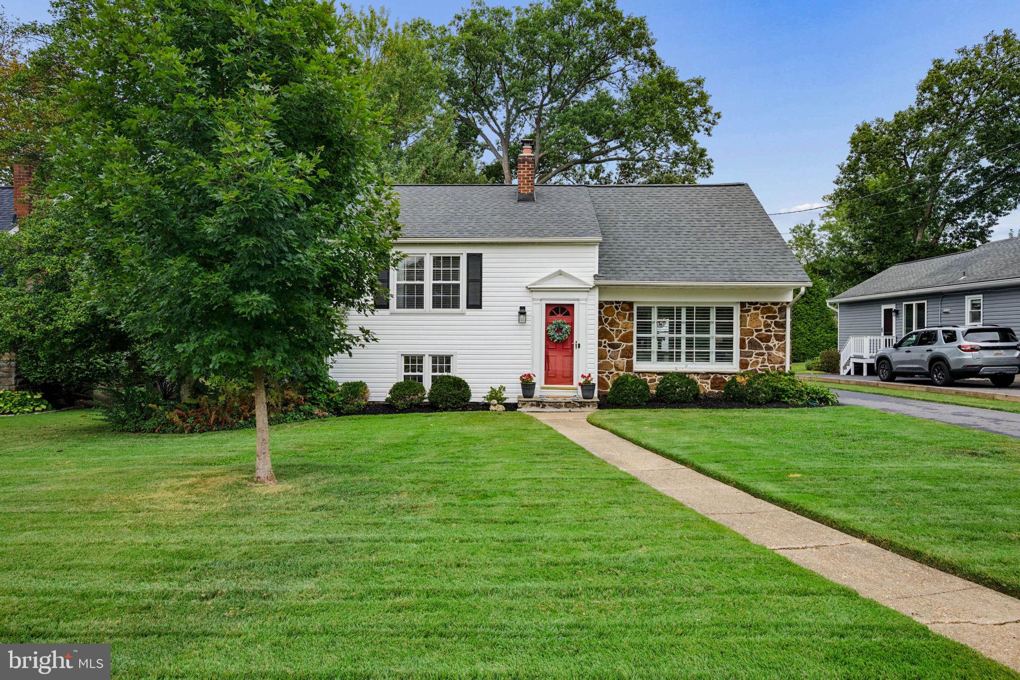 2116 ARLONNE DRIVE