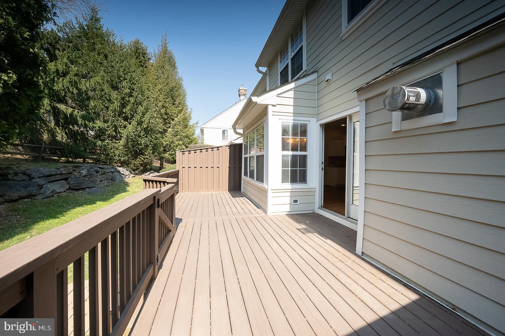 DAYLESFORD LAKE - Residential