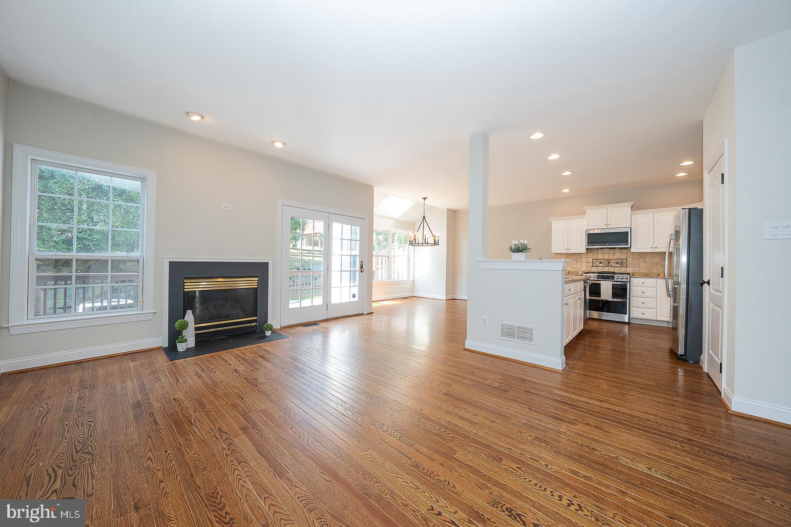 DAYLESFORD LAKE - Residential