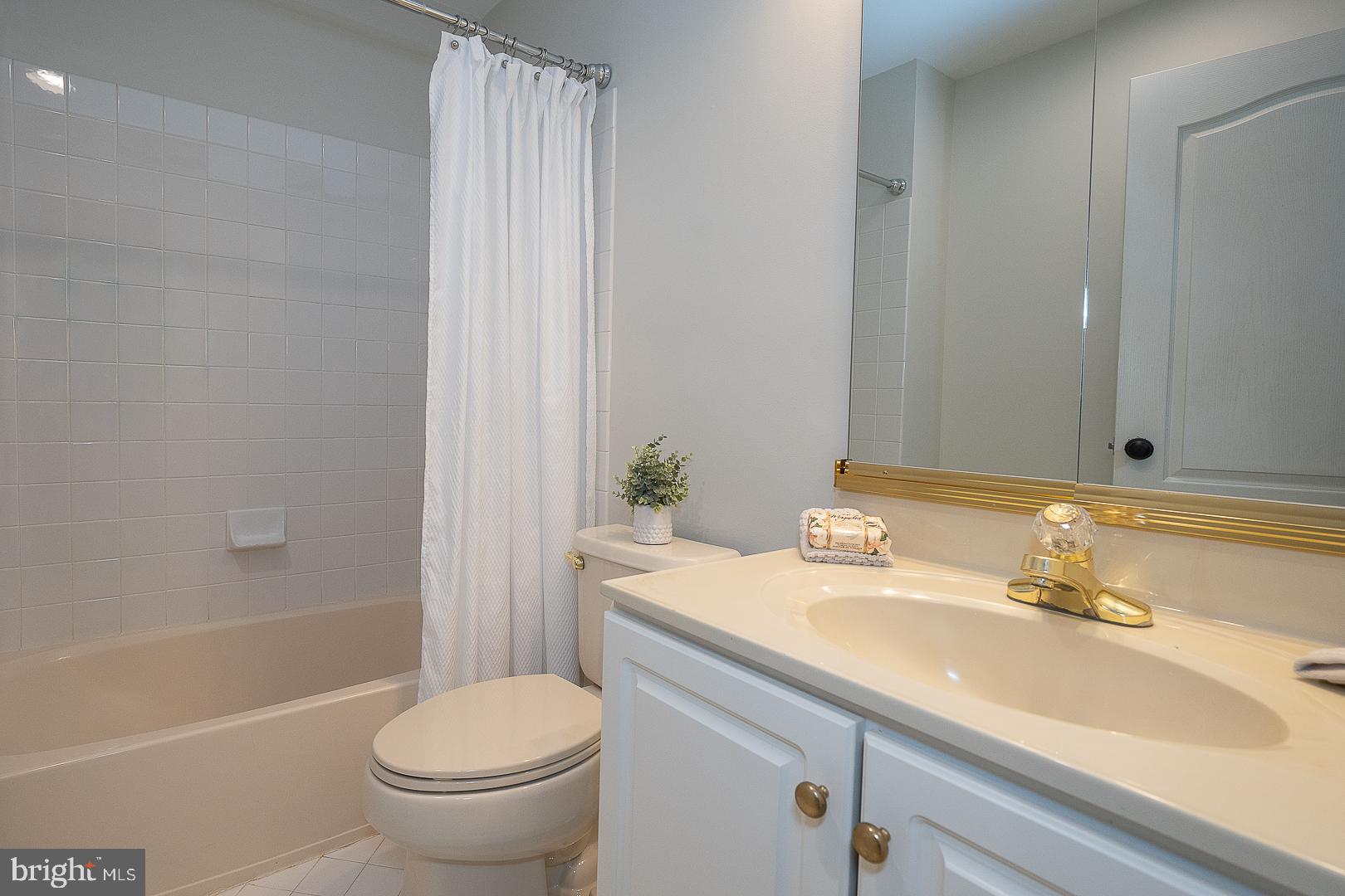 DAYLESFORD LAKE - Residential