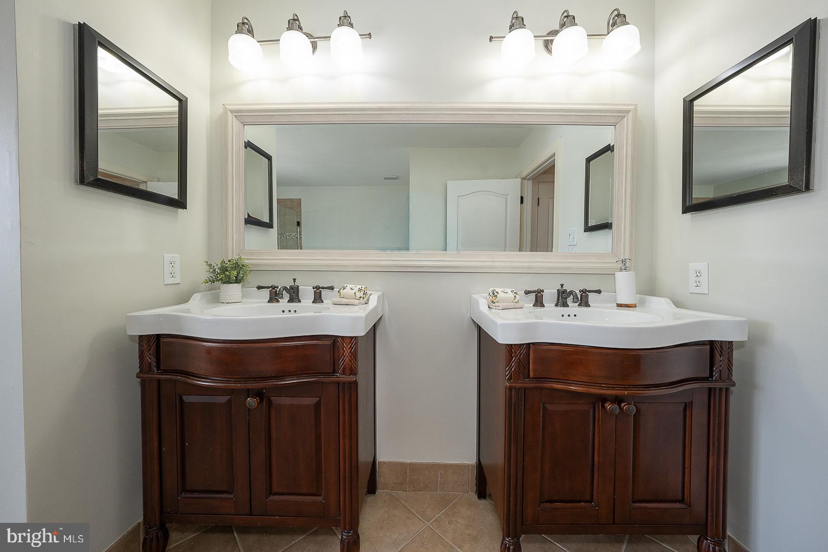 DAYLESFORD LAKE - Residential