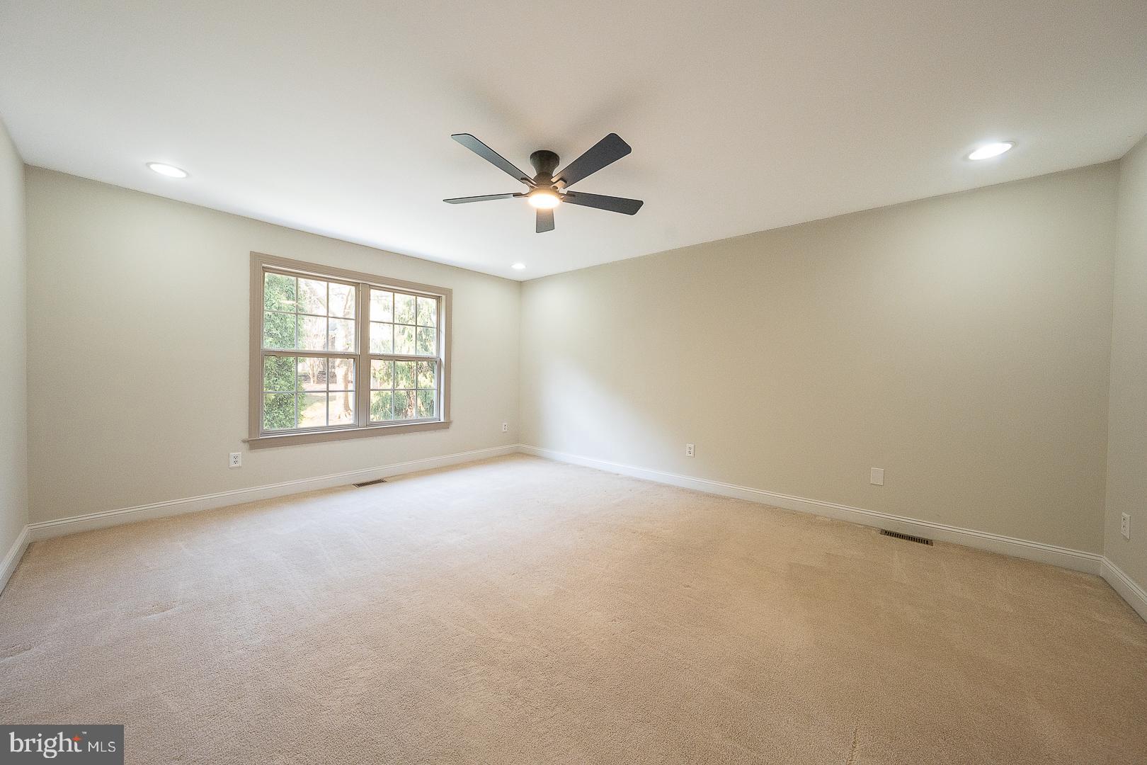 DAYLESFORD LAKE - Residential