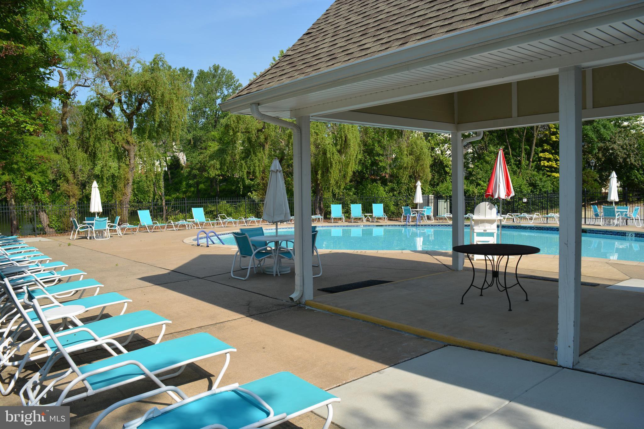 DAYLESFORD LAKE - Residential