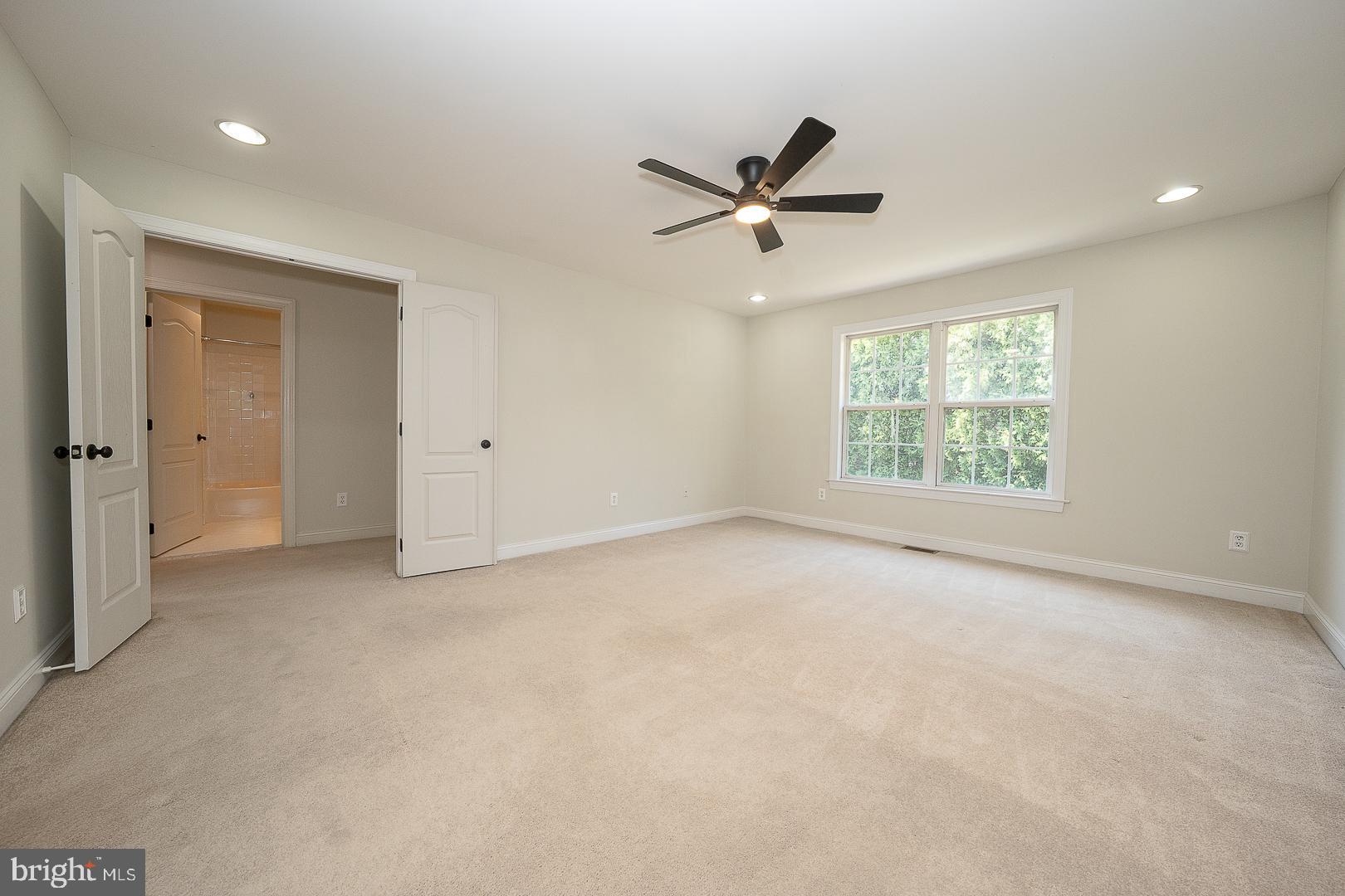 DAYLESFORD LAKE - Residential