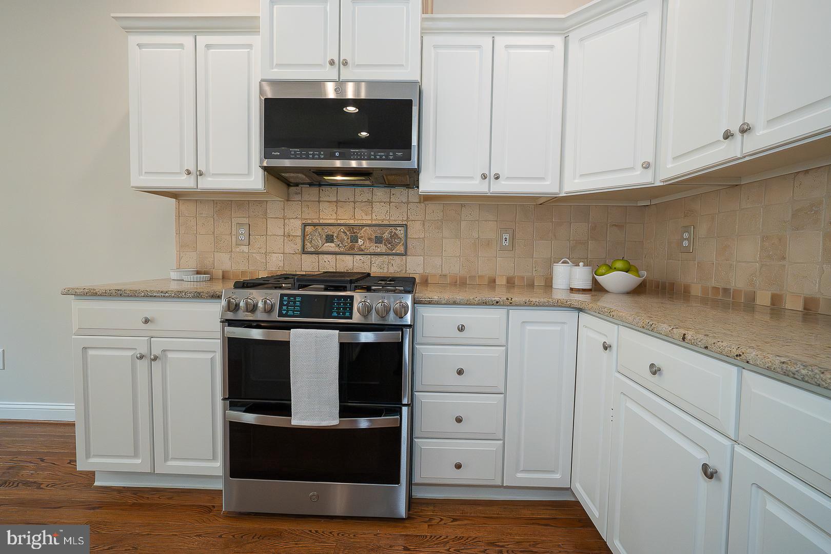 DAYLESFORD LAKE - Residential