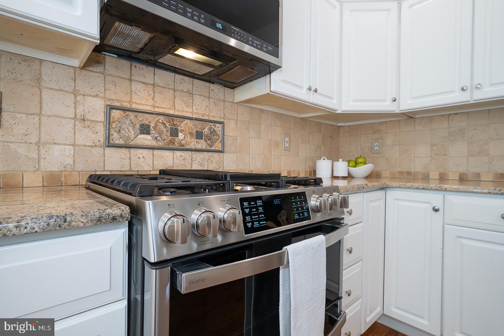 DAYLESFORD LAKE - Residential